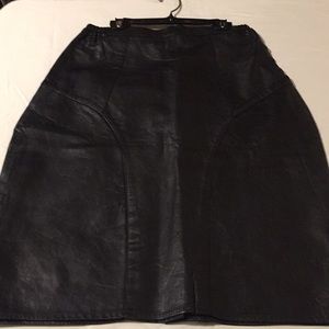 Medium knee length skirt 100% leather